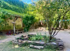 Kind im Garten